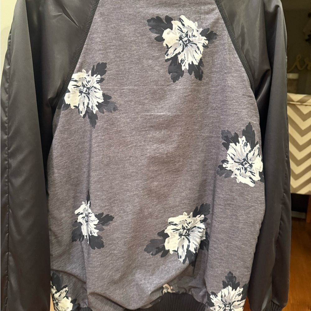 Lululemon Both Ways Atomic Floral Jacket - Picture 7 of 14